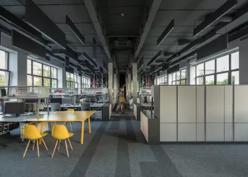 Özel Tasarım Karo Halılar Mekanlarınıza Şıklık Katıyor!